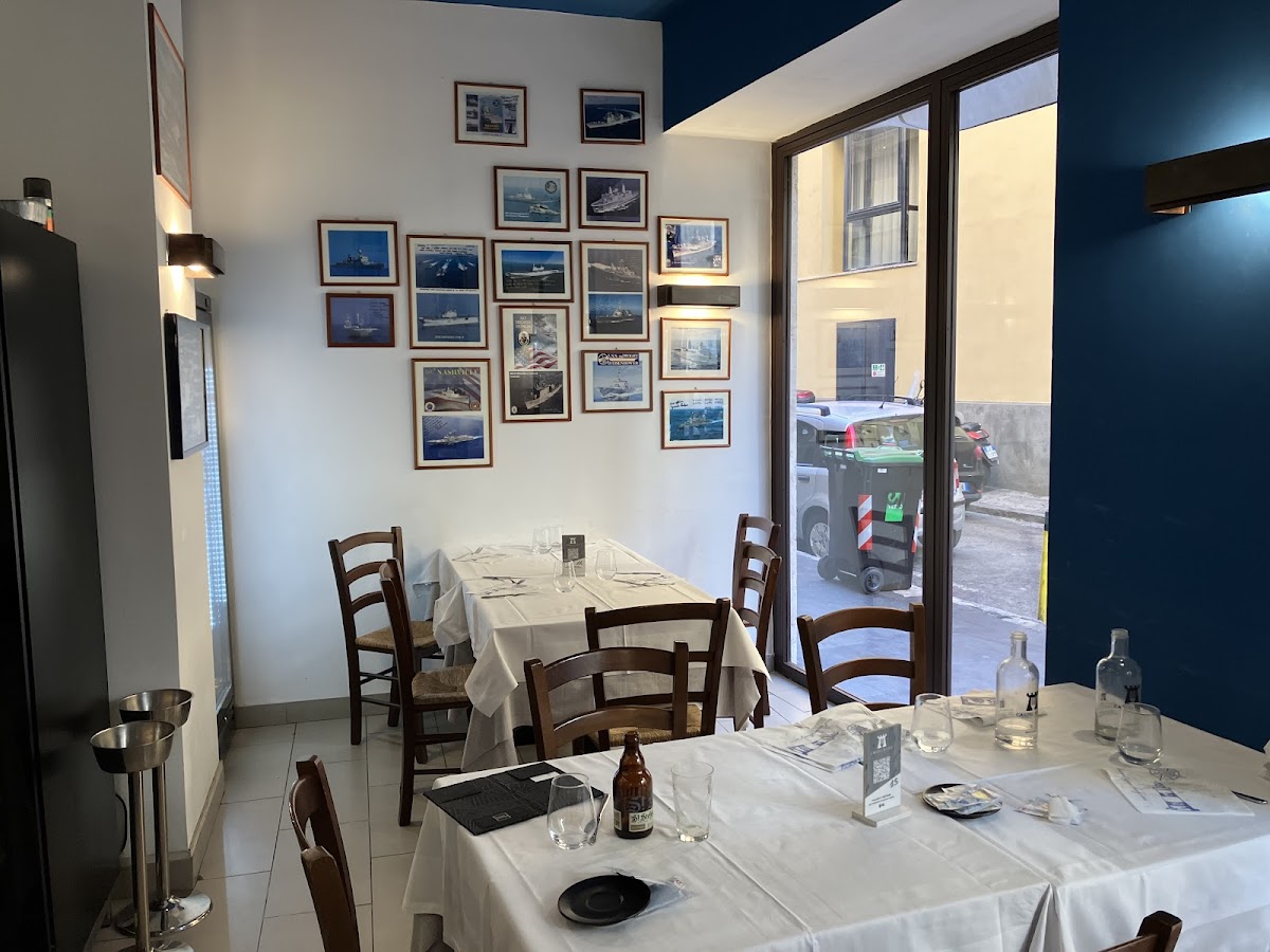 Esterno serale del Ristorante Castel Nuovo